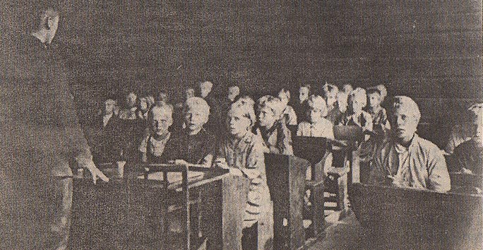 1 сентября в 1-й группе Ведлозерской неполной средней школы, 1935 год