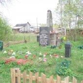 Братская могила в Колатсельге. Май 2011 года